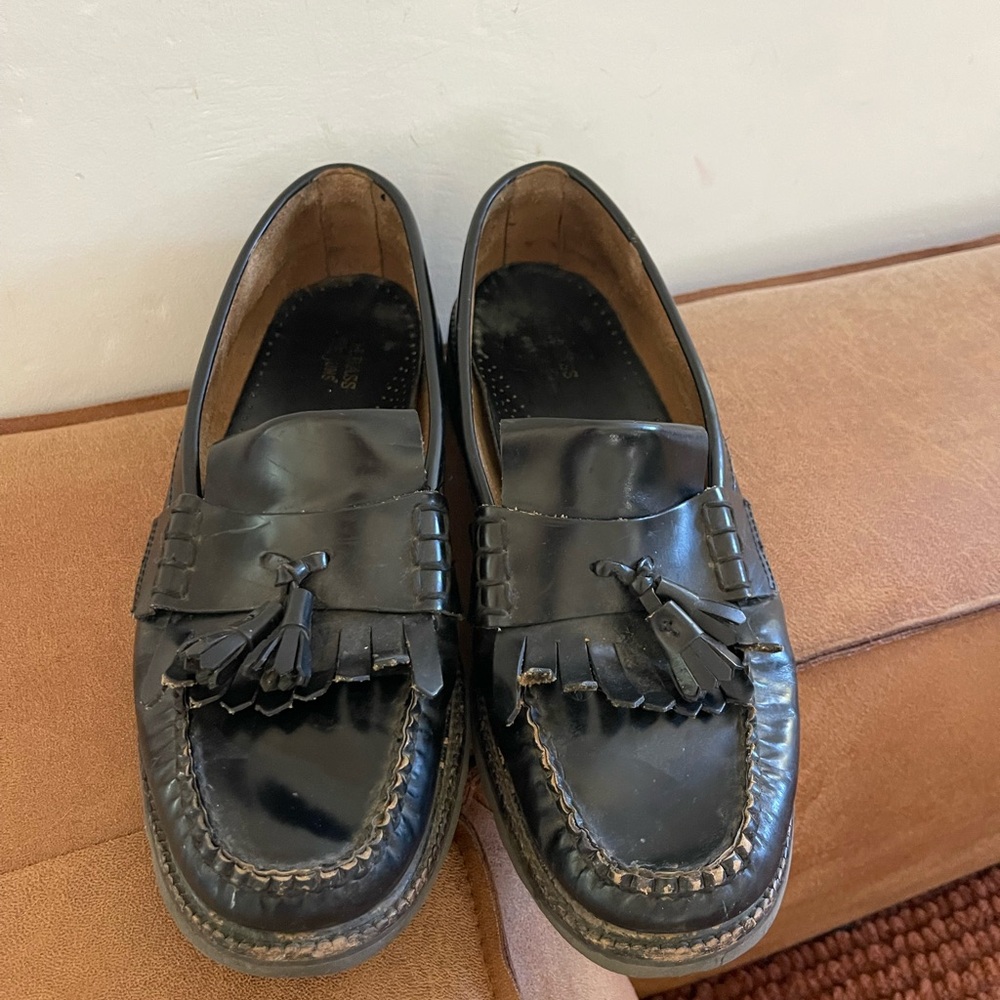 Elegant Black Tassel Loafers for Men